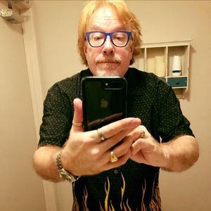 Meet your Posher, Leslie